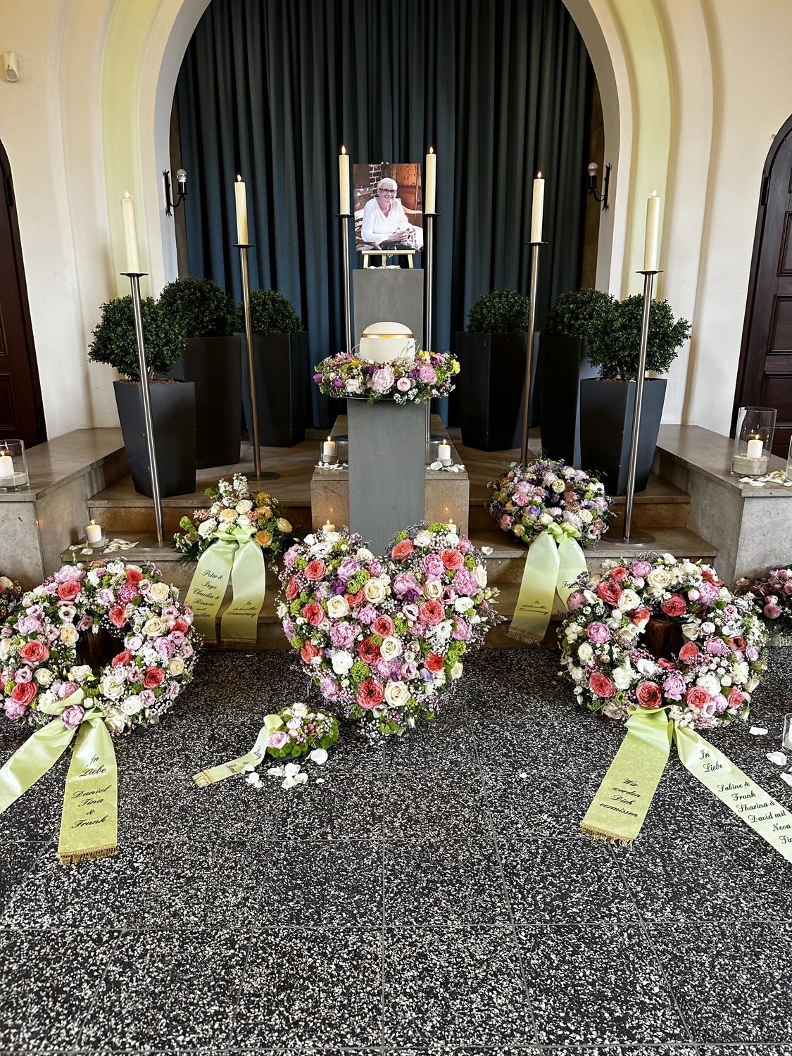 Love&Flowers – Floristik – Trauerfloristik